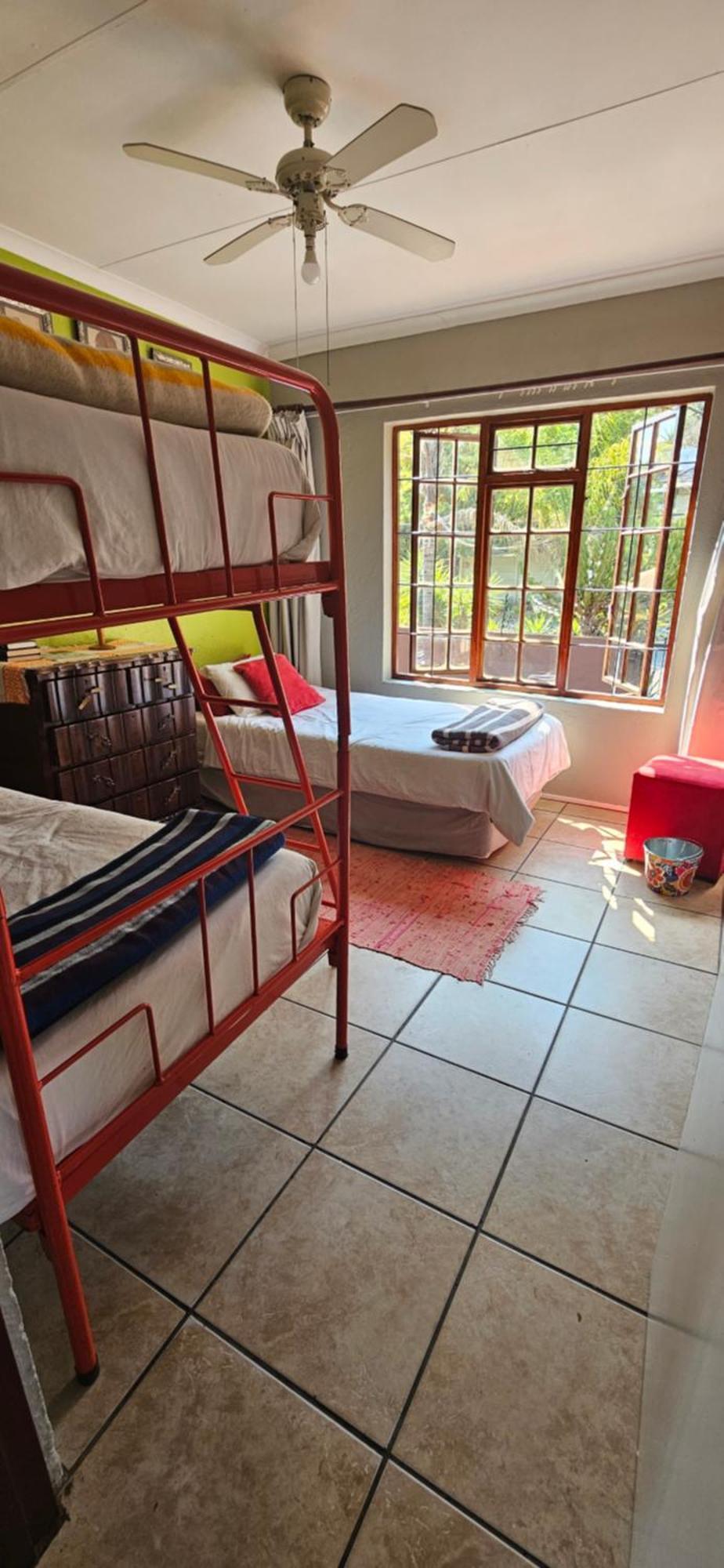 Old Vic Travellers Inn Nelspruit Mbombela Exterior photo