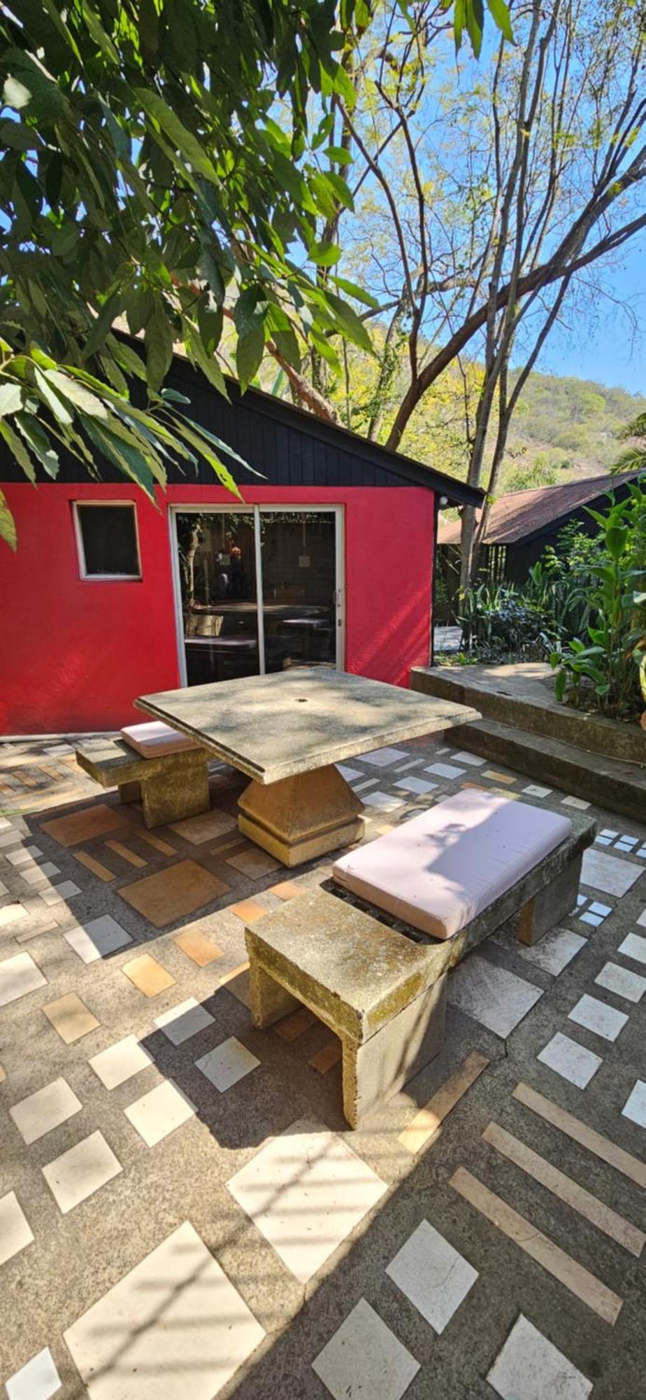 Old Vic Travellers Inn Nelspruit Mbombela Exterior photo
