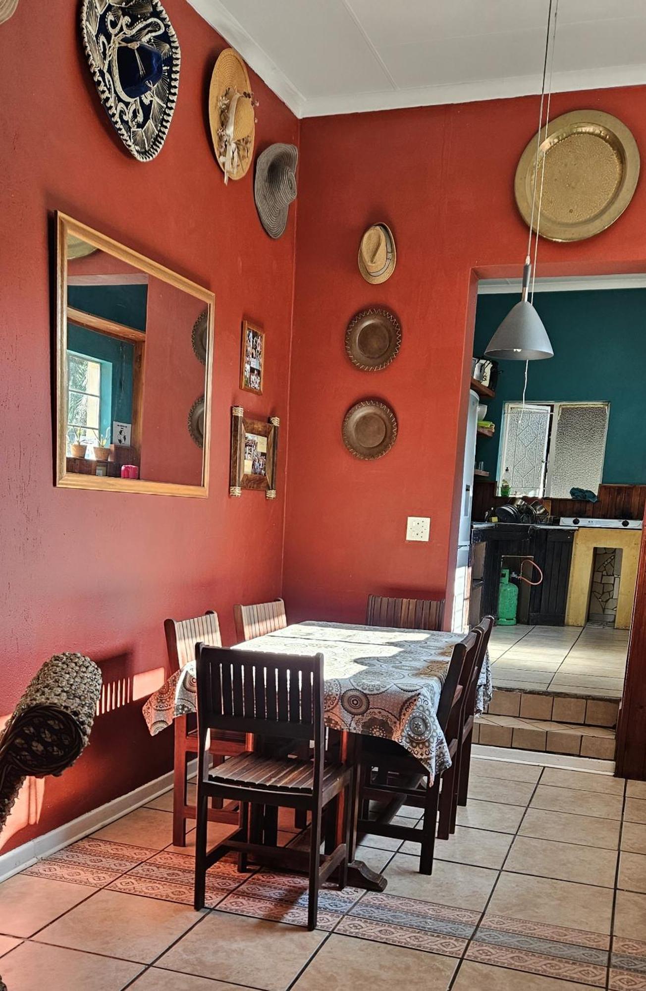 Old Vic Travellers Inn Nelspruit Mbombela Exterior photo